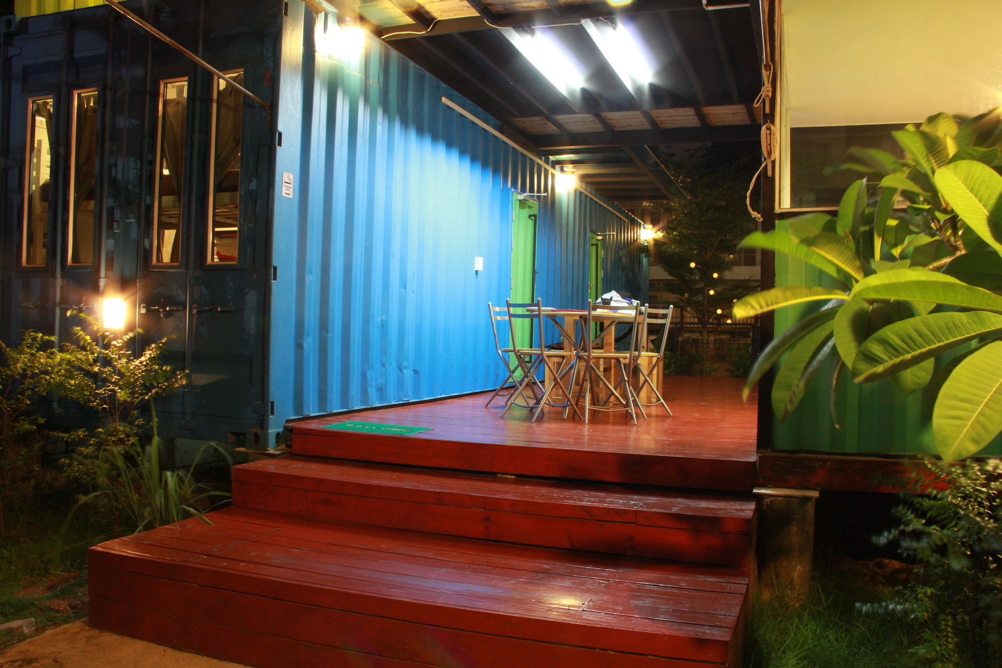 Wh Hostel Bangkok Exteriör bild