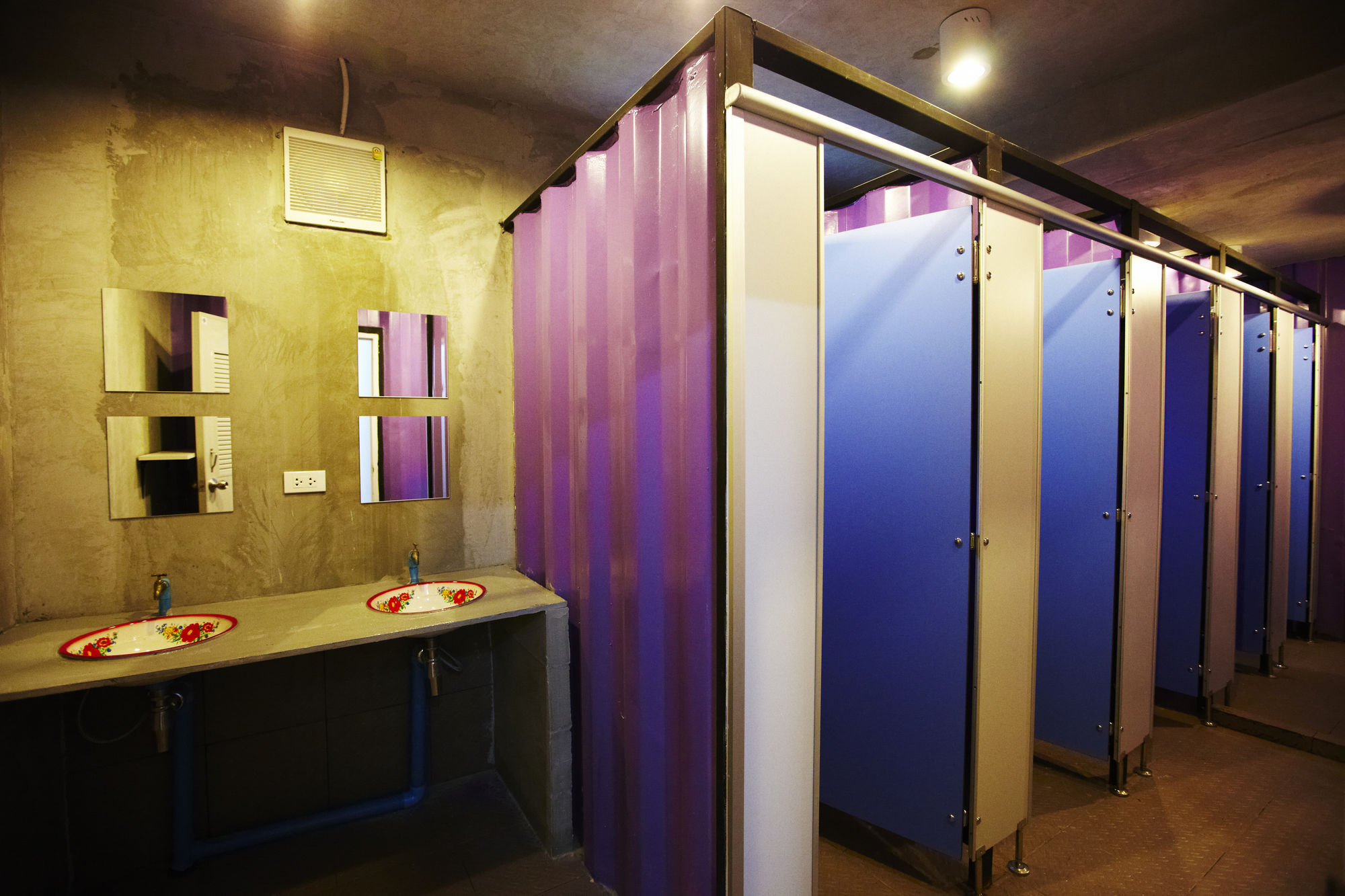 Wh Hostel Bangkok Exteriör bild