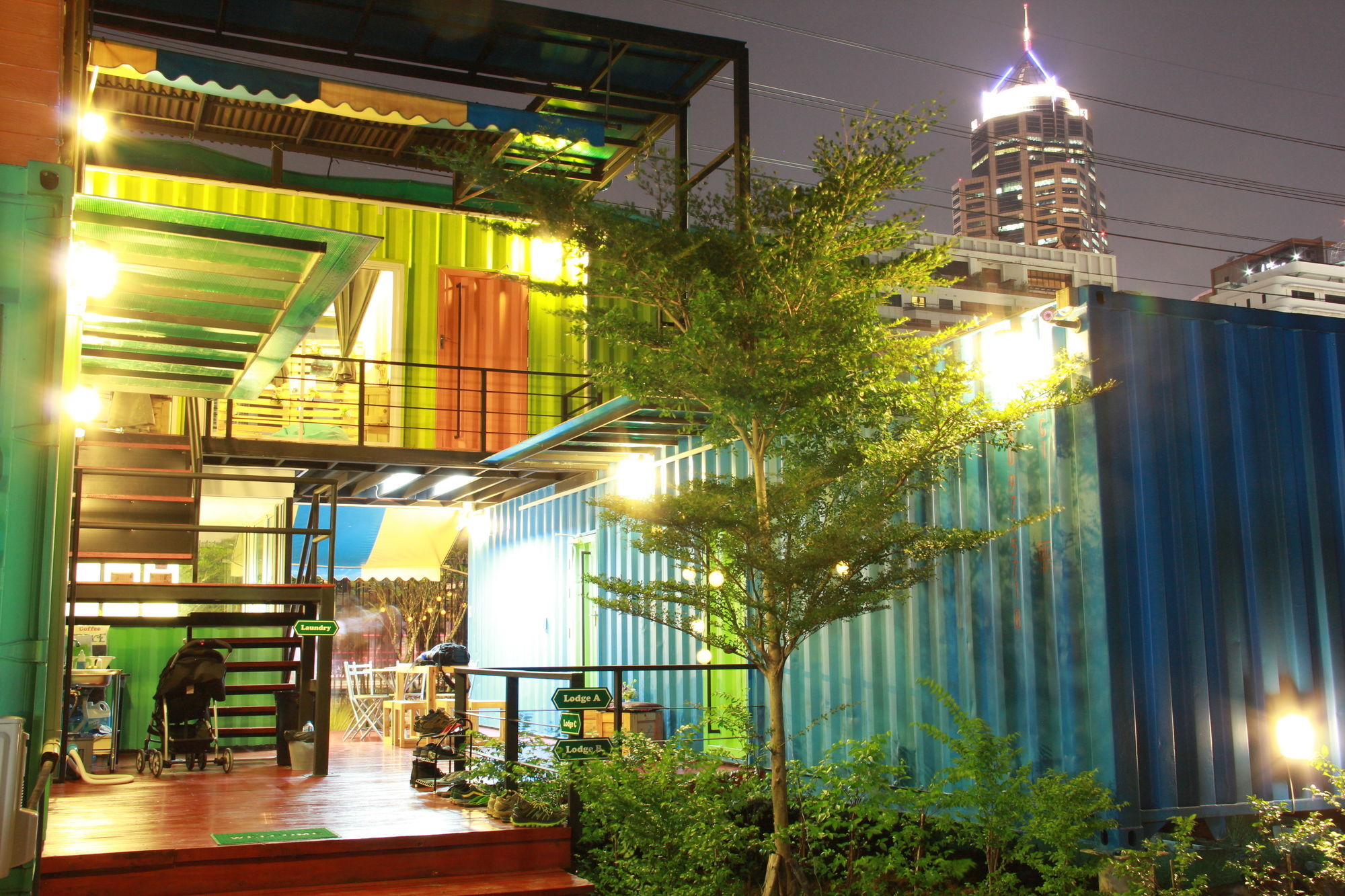 Wh Hostel Bangkok Exteriör bild